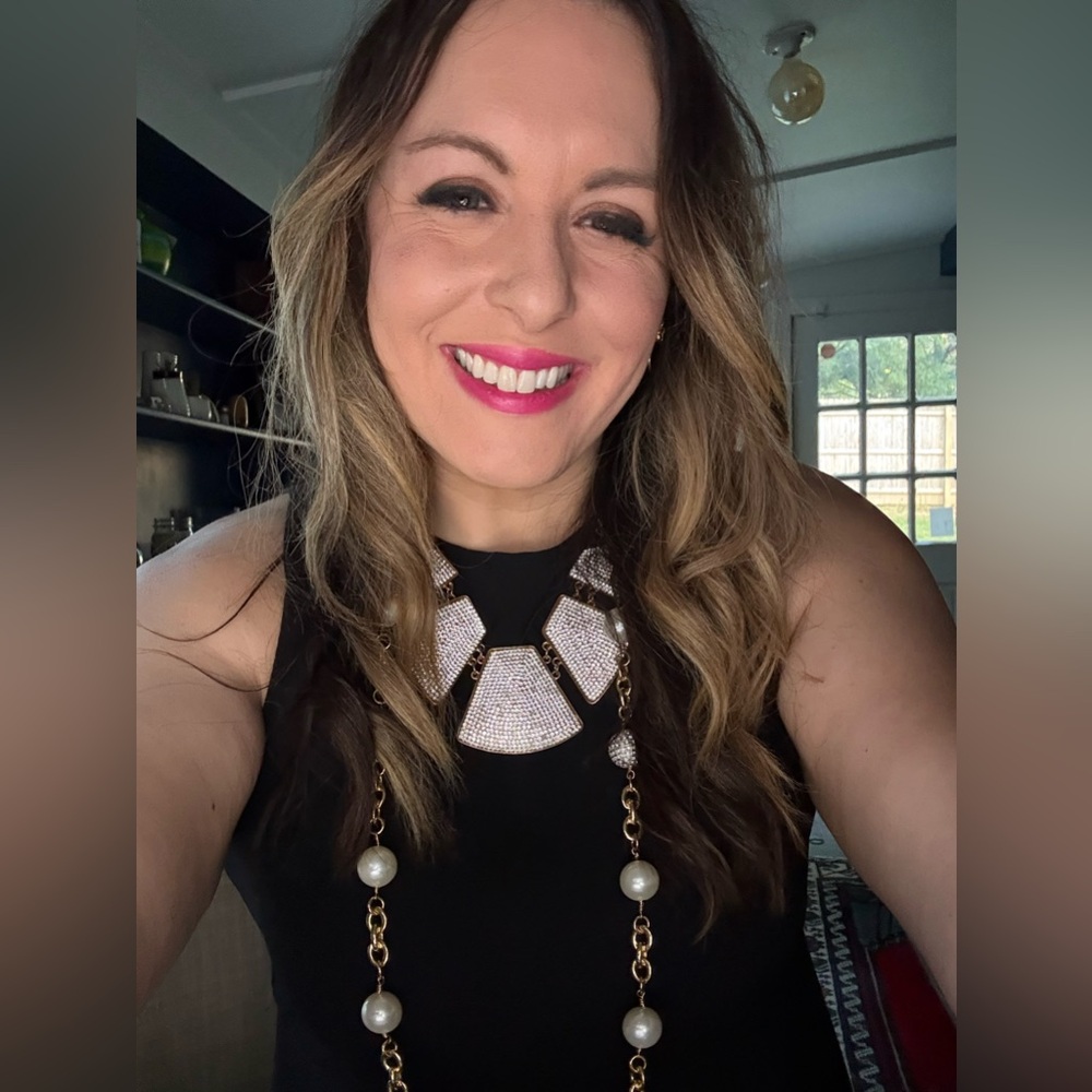 Ashley is Live! ๐ SATURDAYS 7am est ๐ lux designer vintage Share Shows - Picture 8 of 8